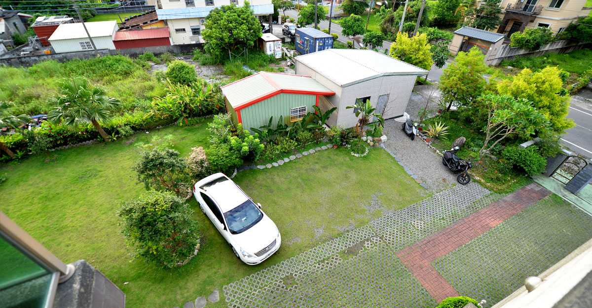 民宿庭院及停車位 民宿庭院及停車位